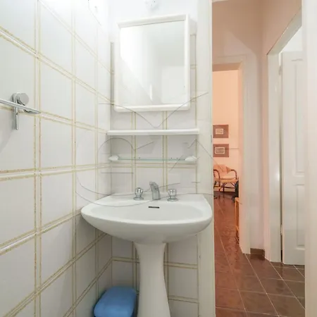 Apartmán Trilocale Berbene - Goelba *